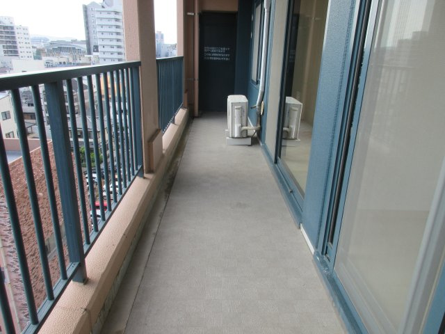 西新ﾃﾝｸﾞｯﾄﾞｼﾃｨ BRISTOLのバルコニー|広々としたバルコニーです