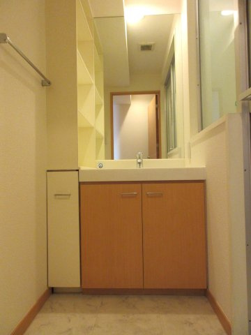 西新ﾃﾝｸﾞｯﾄﾞｼﾃｨ BRISTOLの独立洗面台|独立洗面化粧台付き