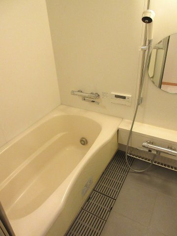西新ﾃﾝｸﾞｯﾄﾞｼﾃｨ BRISTOLの浴室|お風呂です