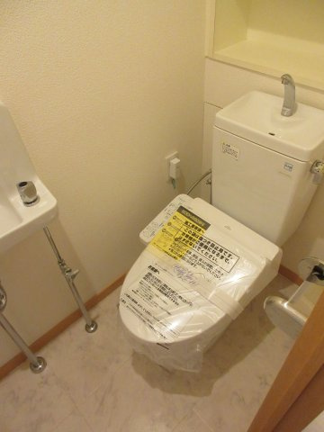 西新ﾃﾝｸﾞｯﾄﾞｼﾃｨ BRISTOLのトイレ|清潔感のあるトイレです