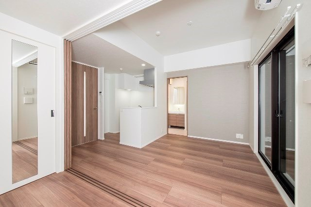 エンクレスト博多 THE TIMEの居間・リビング|使いやすい居間です