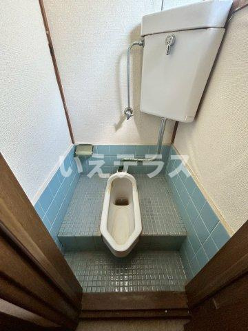 湊山町貸家のトイレ