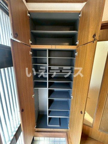 湊山町貸家の収納