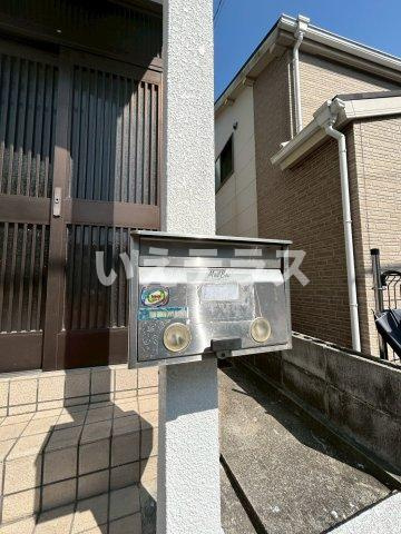 湊山町貸家のエントランス