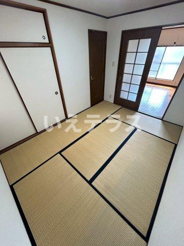 湊山町貸家の和室