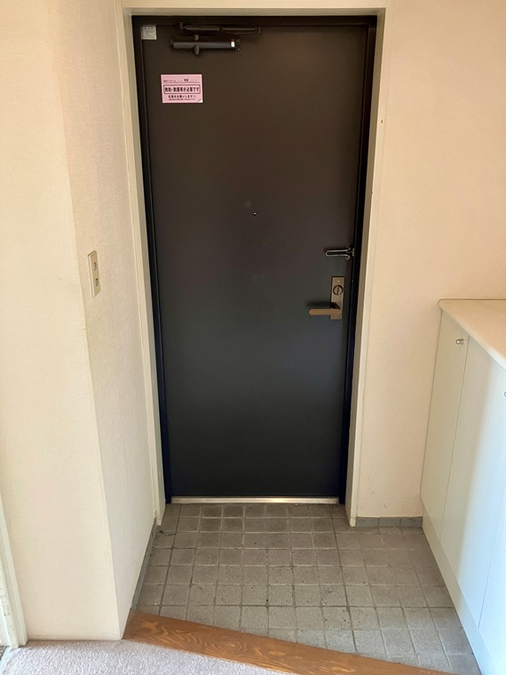 東初石パーク・ホームズの玄関