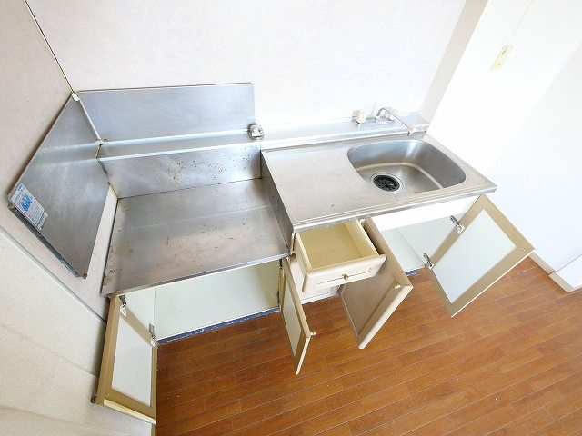サンビレッジ学園前東坂　D棟のキッチン