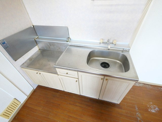 サンビレッジ学園前東坂　D棟のキッチン