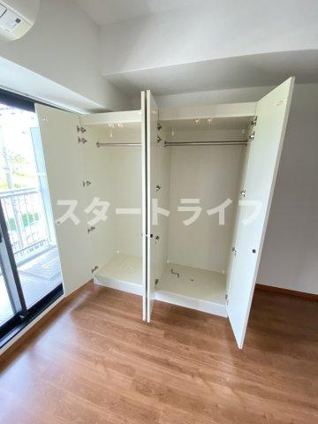 大阪市淀川区西中島２丁目の賃貸マンションの収納