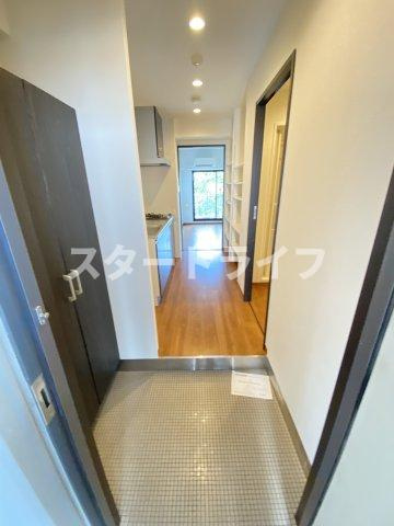 大阪市淀川区西中島２丁目の賃貸マンションの玄関
