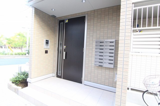 オーラ新浦安のエントランス