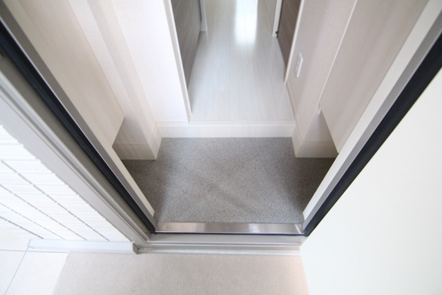 オーラ新浦安の玄関