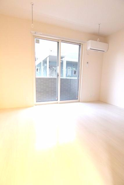 オーラ新浦安の居間・リビング