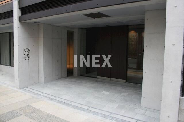 横浜市西区楠町の賃貸マンションのエントランス