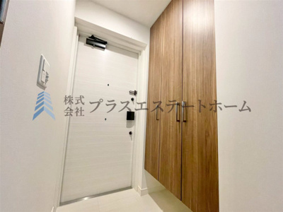 【玄関】 | カシータ須磨板宿 | 天井高のシューズクローゼット♪WICも2か所あり収納充実しています♪