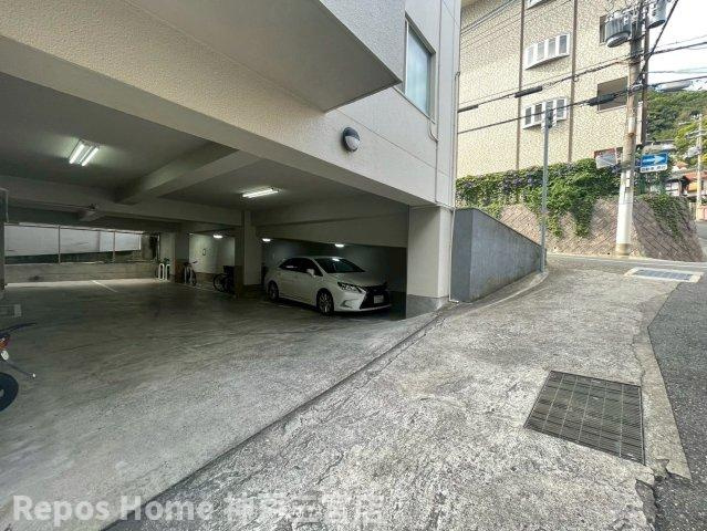北野台ハイツの駐車場