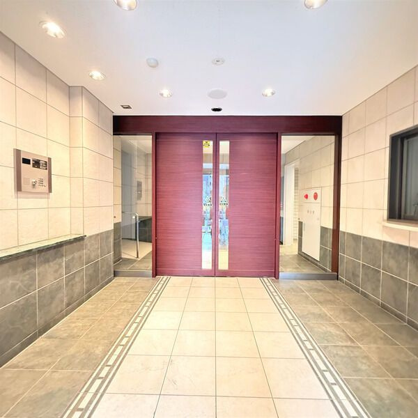 グランルージュ栄 Ⅱのエントランス