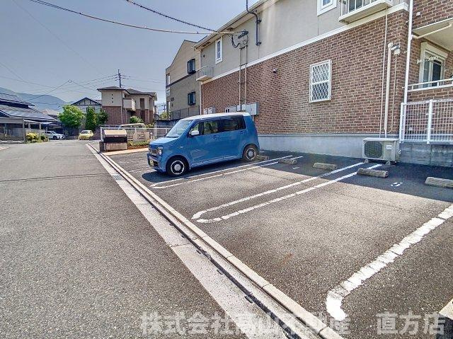 ドルチェの駐車場