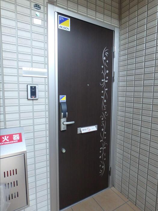 イーストヒルズ高松　Ｆの玄関
