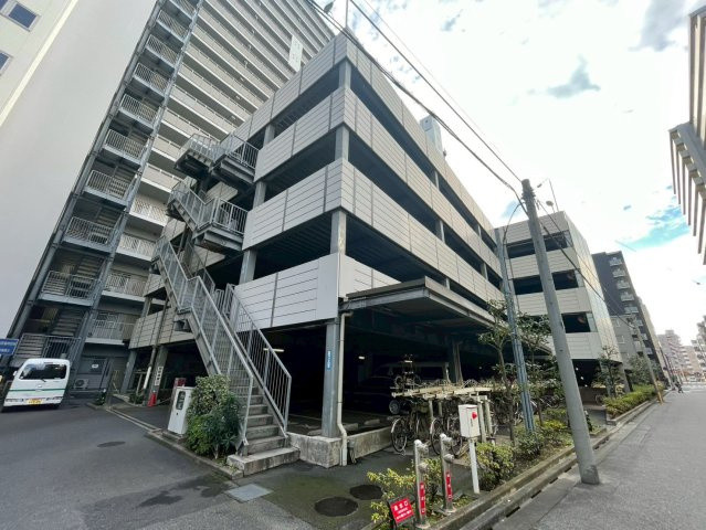 【駐車場】