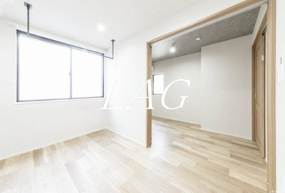 【居間・リビング】 | ＷｏｏｄＣｒｅｓｔ大井Ｒｅｓｉｄｅｎｃｅ | 洋室のお部屋です。
