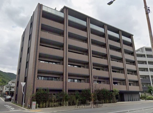 クレヴィア京都山科の外観|7階建て4階部分
地下鉄東西線「山科」駅徒歩約7分とアクセス良好です。