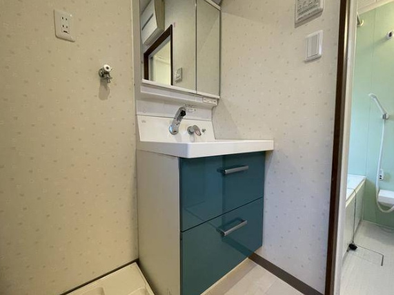 春日町6丁目戸建の洗面所