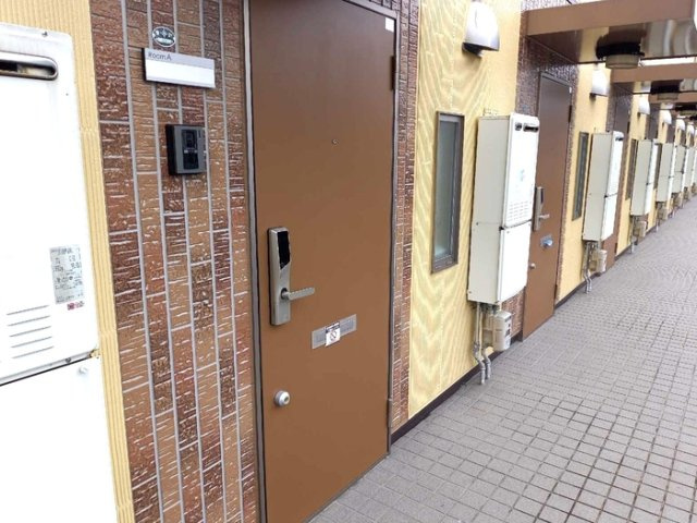 Ｙ'ｓＡＰ厨川の玄関
