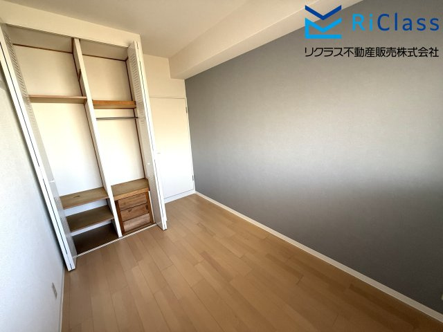 クレセント長田の洋室|クローゼットあります