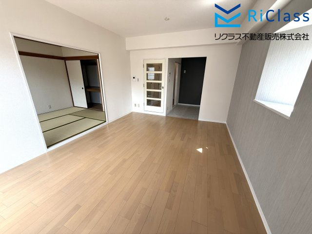 クレセント長田の居間・リビング|こちらのリビングで趣味の時間をお楽しみください