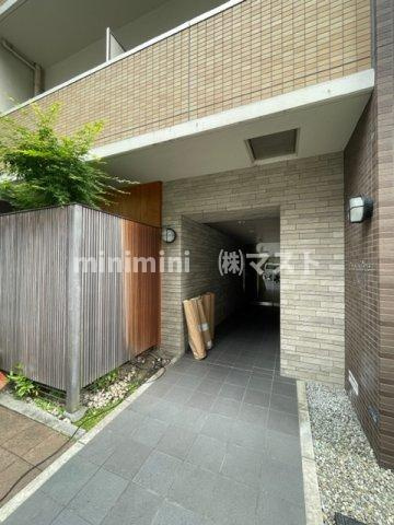 プルミエール南本町のエントランス