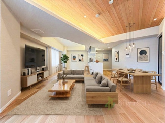 【居間・リビング】 | 四谷ガーデニア | リビングダイニングキッチン　当日のご見学、可能です！お気軽にお問い合わせください！※0120-133-468　「これは生成AIによる画像です」