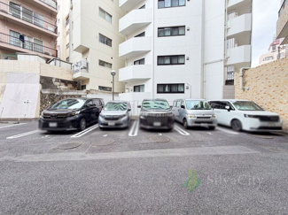 【駐車場】 | 四谷ガーデニア | 駐車場