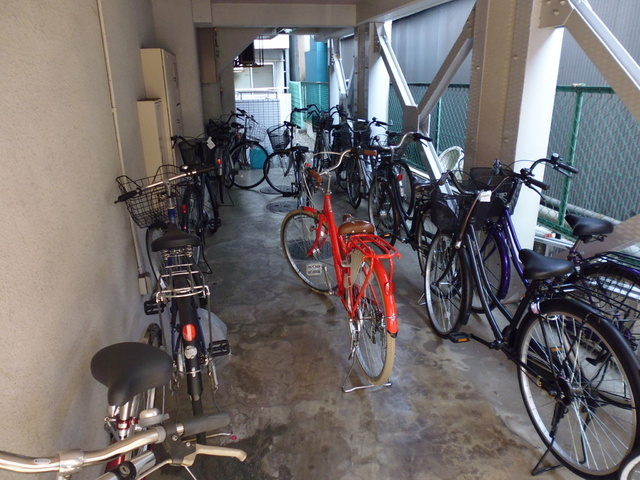 エヴェナール赤羽のその他共用部分|屋内に駐輪場があります！