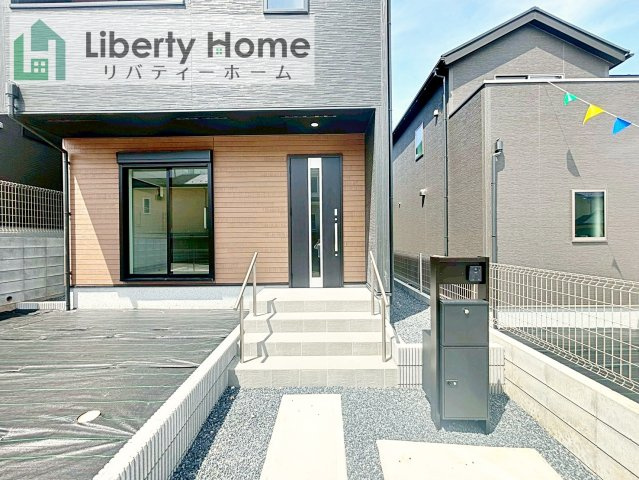 龍ケ崎市久保台2丁目　新築戸建　3号棟のエントランス