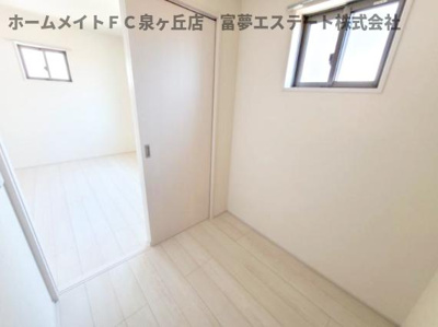 【収納】 | フジパレス戸建賃貸黒鳥町 | 5.3帖洋室（ウォークインクロゼットの中から）