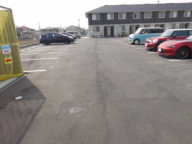 アルコバレーノⅧの駐車場