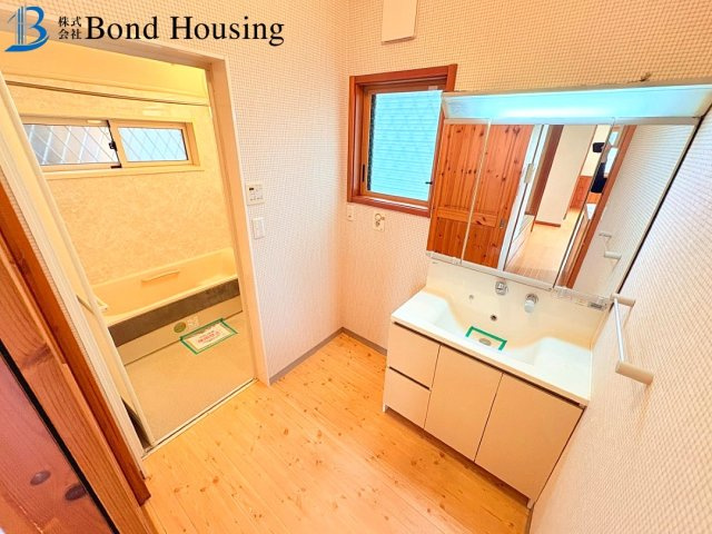 室内大変綺麗にお使いです　北別府4丁目　築21年の独立洗面台