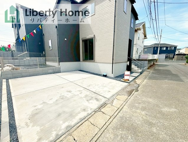 龍ケ崎市久保台2丁目　新築戸建　4号棟の駐車場