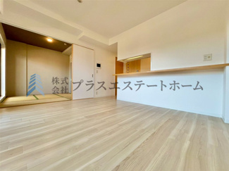 【居間・リビング】 | ワコーレフォルトゥーナ長田南 | 広々ＬＤＫ♪リビングの隣に和室がある使いやすい間取りです♪