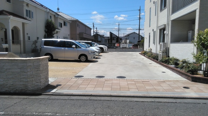 パレスグランディオーサの駐車場