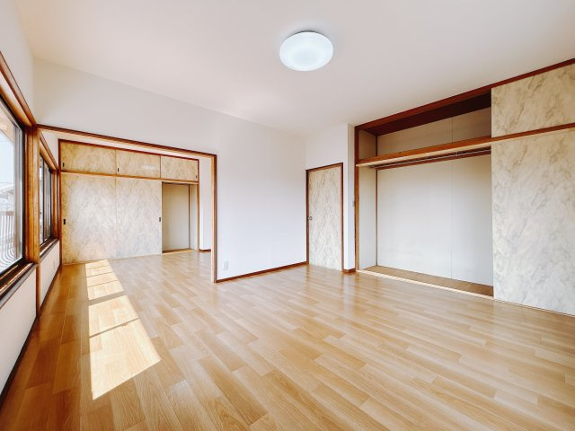 【中古戸建】太田市由良町の洋室|■洋室｜将来間仕切り壁を設置してお子様のお部屋として活用することも出来ます♪