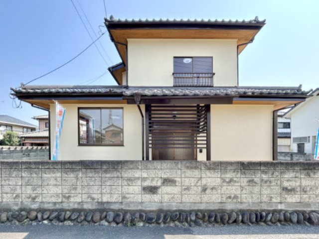 【中古戸建】太田市由良町の外観|■外観｜土日のご見学はもちろん、平日・夜間のご案内も大歓迎です♪「今から見たい」や「仕事終わりに見たい」にもご対応できますのでお気軽にお問い合わせください♪