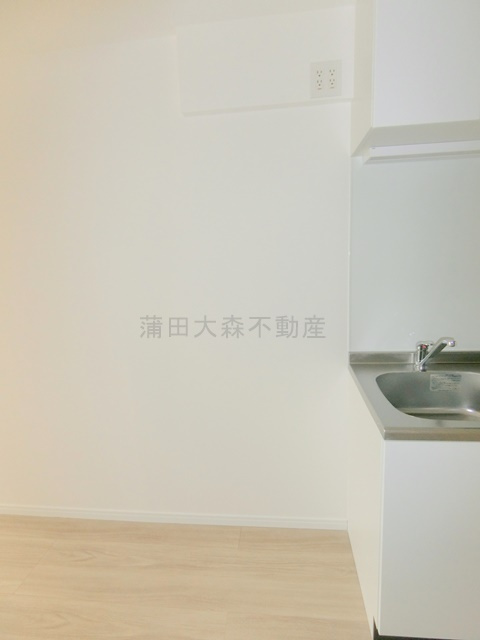 ルネコート大鳥居Ⅳのキッチン|冷蔵庫置き場