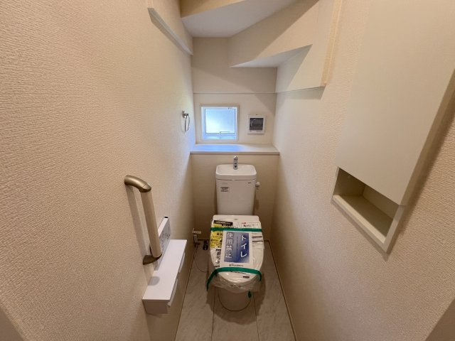 新築　高崎市吉井町長根3期　Blooming　Garden　１号棟のトイレ|　節水タイプのウォシュレット付きトイレ、水道料節約に一役買います！

