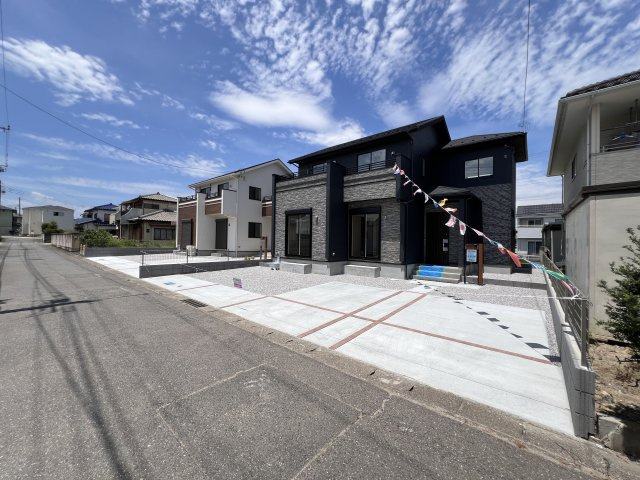 新築　高崎市吉井町長根3期　Blooming　Garden　１号棟の前面道路含む現地写真|現地写真　南側接道幅員約4.6ｍ