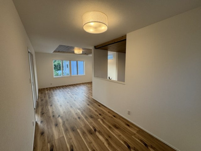 【居間・リビング】 | 沖縄市登川（全5棟）5号棟 | 5号棟　LDK19帖♪人気のリビング階段♪