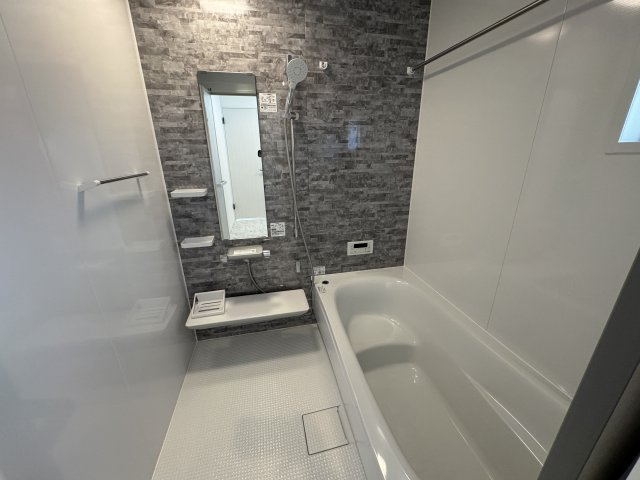 沖縄市登川（全5棟）5号棟の浴室|5号棟　浴室換気乾燥機付き♪