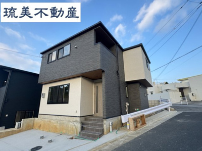 【外観】 | 沖縄市登川（全5棟）5号棟 | 5号棟　並列駐車2台可♪