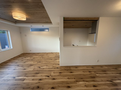 【居間・リビング】 | 沖縄市登川（全5棟）5号棟 | 5号棟　LDK19帖♪人気のリビング階段♪